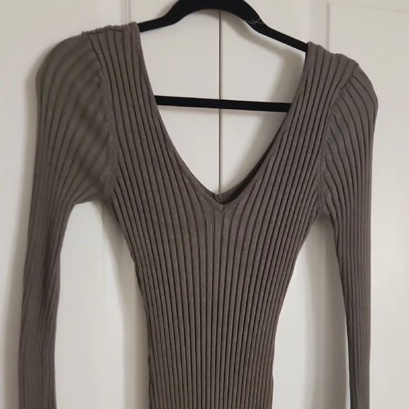 Hera Collection Ribbed Dress - Picture 3 of 3